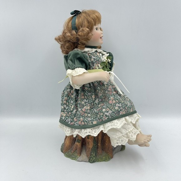 VNT Georgetown Collection Caitlyn Doll & Sitting Stump A Song In My Heart - Picture 3 of 16